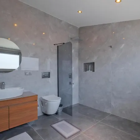 Villa Alisen 2 *