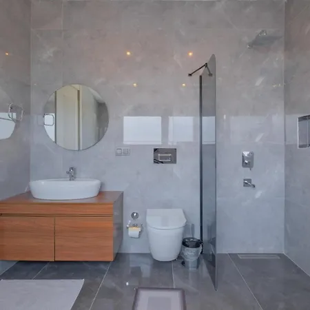 Villa Alisen 2 *